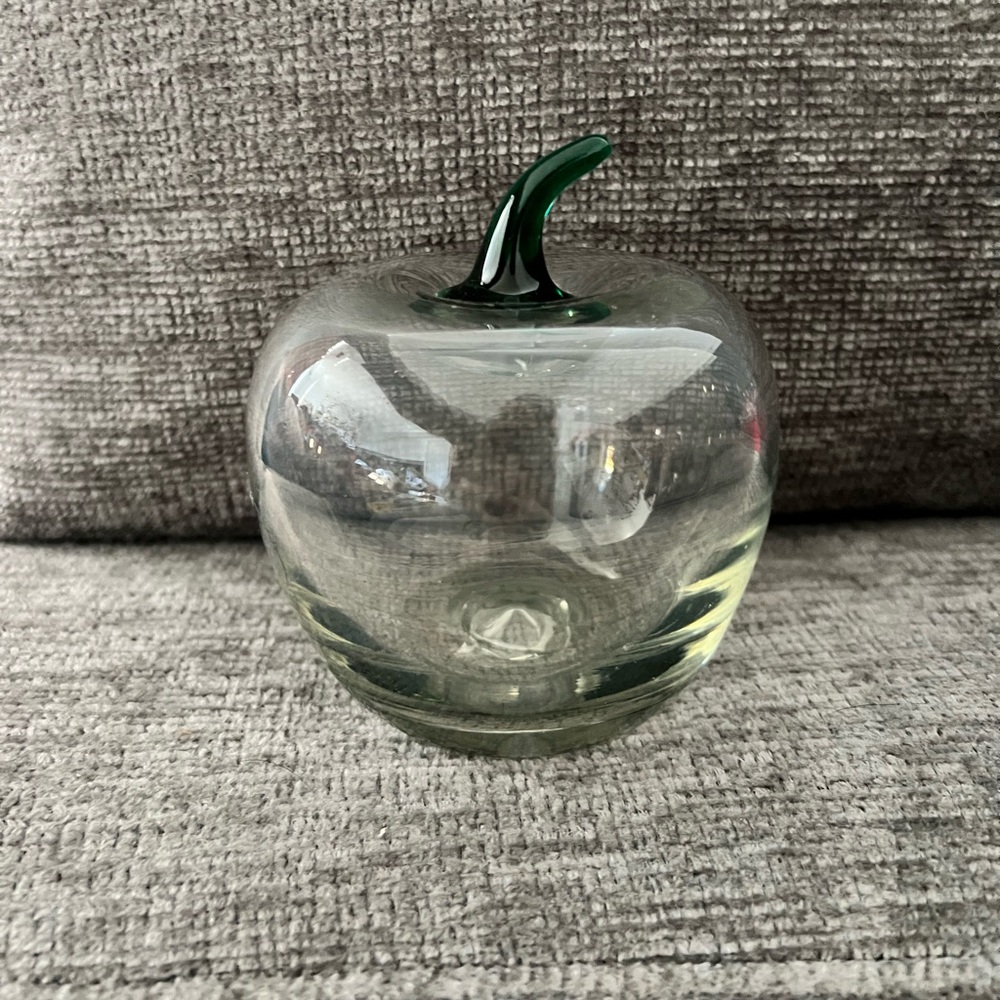 Blenko handcrafted glass apple. Made in the USA.